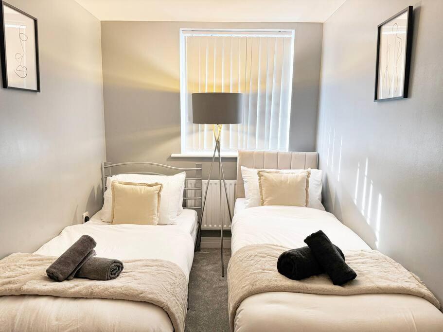 Contractor - Weekly - 2 Bedroom - 4 Beds * Birmingham