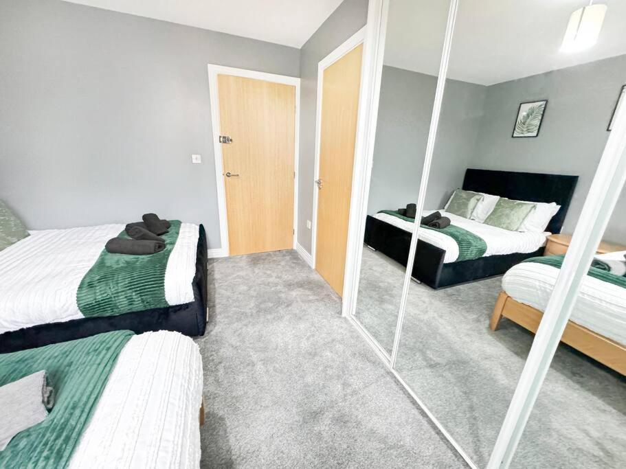 Contractor - Weekly - 2 Bedroom - 4 Beds * Birmingham