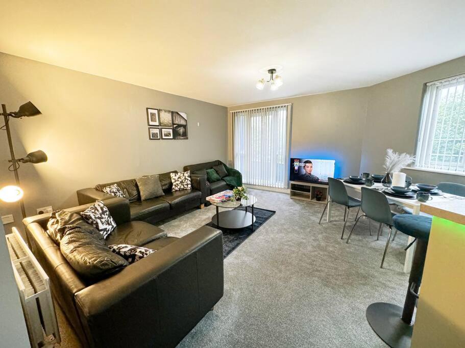 Apartment Contractor - Weekly - 2 Bedroom - 4 Beds
