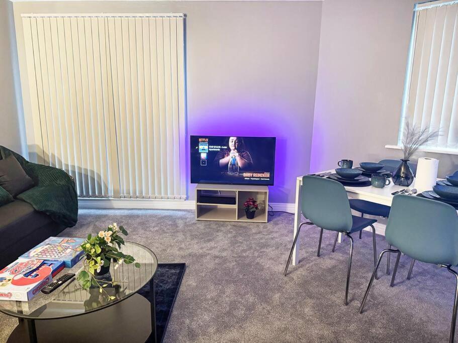Contractor - Weekly - 2 Bedroom - 4 Beds * Birmingham