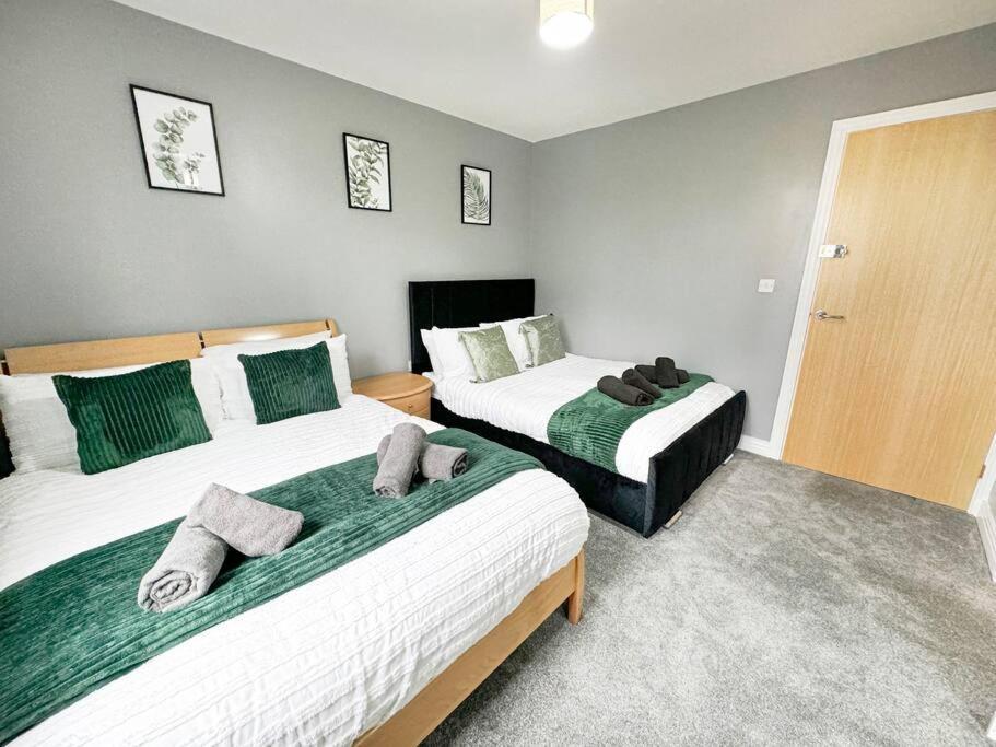 Contractor - Weekly - 2 Bedroom - 4 Beds Birmingham