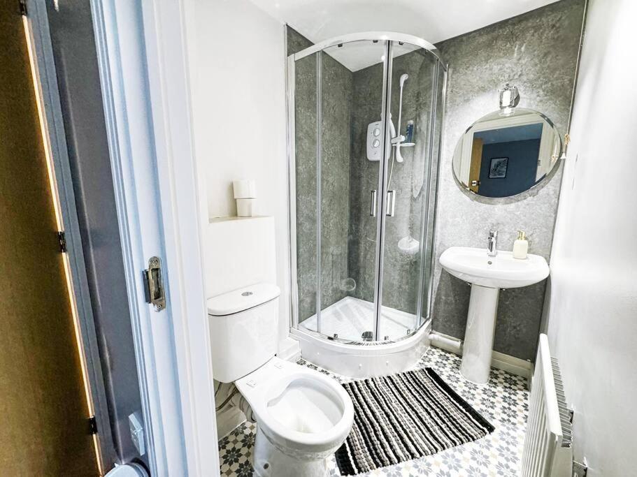 Contractor - Weekly - 2 Bedroom - 4 Beds Apartment