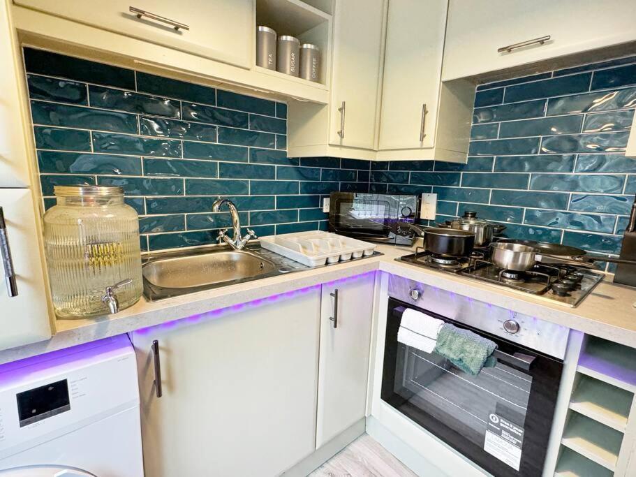 Contractor - Weekly - 2 Bedroom - 4 Beds Birmingham